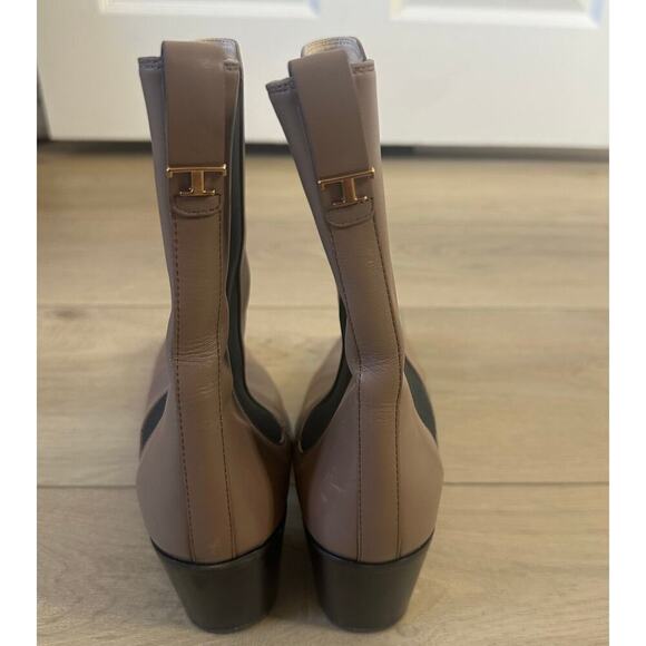 Tod's Leather Ankle Boots in Beige - Picture 7 of 9